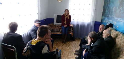 Фахівці бюро правової допомоги консультували людей похилого віку