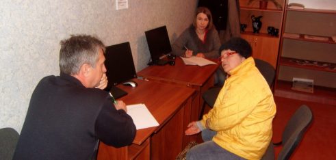 Працівники Овруцького бюро правової допомоги спільно з депутатами міської ради консультували громадян