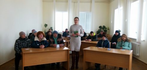 Працівники Черняхівського бюро провели семінар для непрацюючих осіб