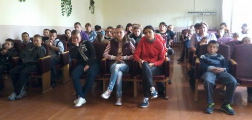 Про адміністративну та кримінальну відповідальність розповіли фахівці Любарського бюро правової допомоги під час візиту до інтернату