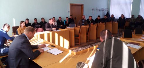 В Ємільчино фахівці Новоград-Волинського місцевого центру вирішували проблемні питання соціального та правового захисту учасників АТО