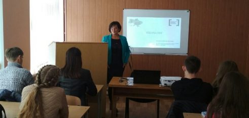 Тиждень правових знань: студентам і школярам розповіли про їхні права