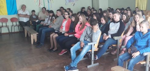 Лекція «Кримінальна та адміністративна відповідальність неповнолітніх» для учнів  Дроздівської ЗОШ  І-ІІІ ступенів