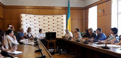 Методи запобігання та протидії домашньому насильству розглянули під час круглого столу у Львові