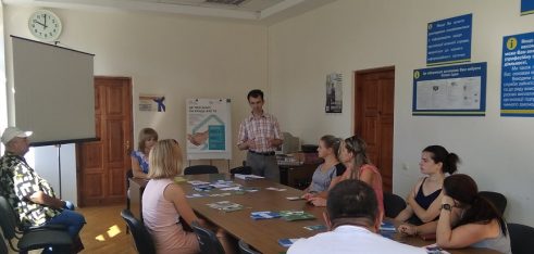 На Стрийщині безробітним розповіли про право на пенсію та протидію домашньому насильству