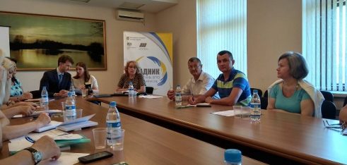 Круглий стіл для внутрішньо переміщених осіб