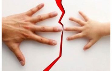 Жінка звернулась до Самбірського місцевого центру у справі позбавлення батьківських прав стосовно її малолітньої сестри