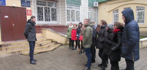 У рамках проведення Всеукраїнського тижня права відбулась оглядова екскурсія для учнів Сумської обласної гімназії-інтернату для талановитих та творчо обдарованих дітей.