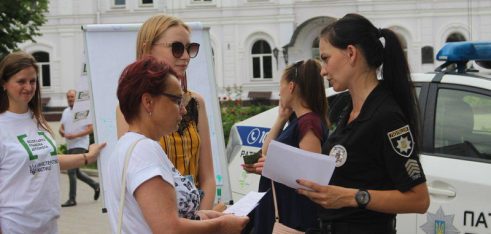 Вуличне інформування з нагоди Дня Конституції України