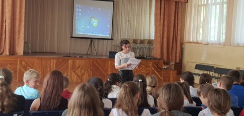 Правова година «Викресли булінг!» пройшла для учнів 8 класу ЗОШ №37 та для учнів молодших класів школи № 25