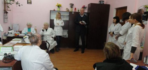 Про пенсію за вислугу років: правопросвітницька робота фахівців Тернопільського місцевого центру у міській лікарні