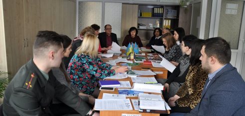 У Кременецькому місцевому центрі за круглим столом обговорили шляхи та методи захисту і протидії домашньому насильству