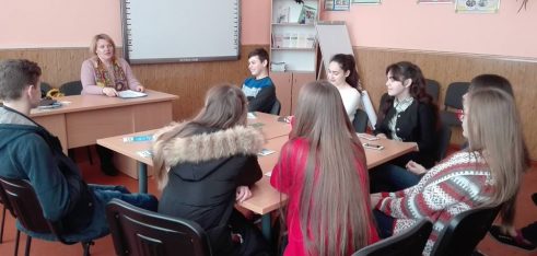 Фахівчиня бюро правової допомоги розповіла учням як отримати паспорт у 14 років