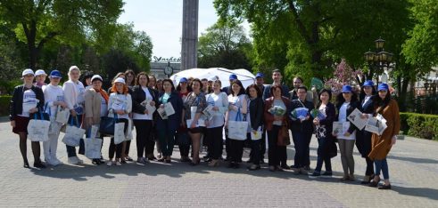 Мобільний пункт консультування працював на центральній площі міста Тернополя