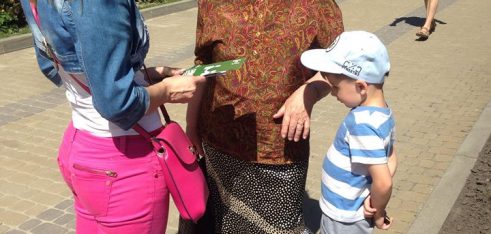 Мобільний пункт консультування працював на центральній площі міста Тернополя