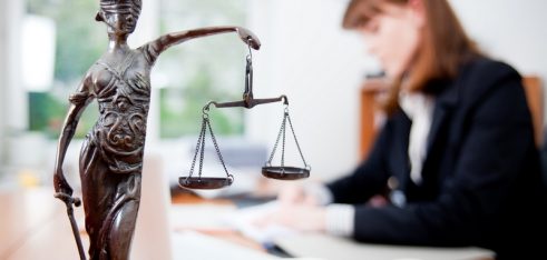 Озброєні юридичними знаннями