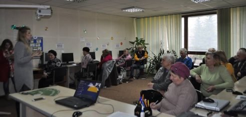 Рівненський місцевий центр започаткував «Годину права» – правопросвітницькі навчання для людей похилого віку