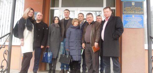 Мобільна група з надання безоплатної правової допомоги консультувала жителів Млинова