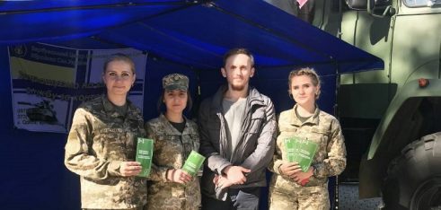 В День захисника України військовослужбовцям розповідали про право на безоплатну правову допомогу
