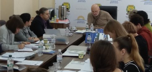 Директор Краматорського місцевого центру Вікторія Харенко відзвітувала про виконання заходів в рамках Регіональної програми інтеграції, соціальної адаптації та захисту ВПО на Донеччині.