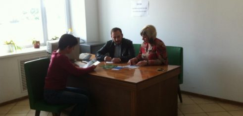 У Ріпкинській районній державній адміністрації консультували громадян з питань земельного законодавства