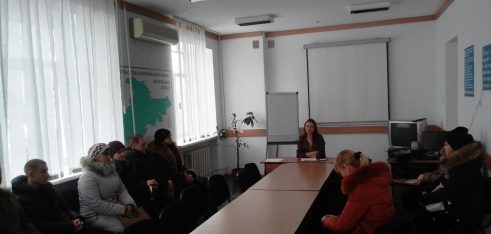 У Корюківському районному центрі зайнятості обговорили відмінності між договором дарування та заповітом