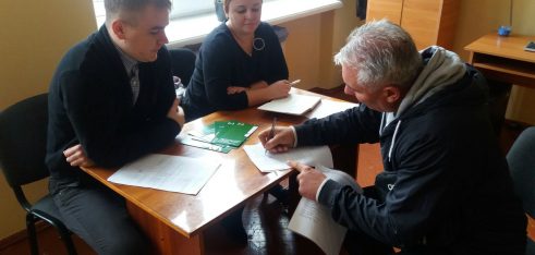 Працівники бюро правової допомоги консультують з питання реєстрації шлюбу неповнолітніх