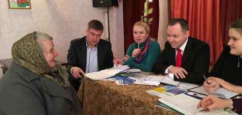 Мешканців Ярмолинеччини консультували з правових питань