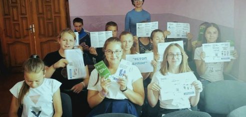 Причини та наслідки булінгу обговорили зі школярами в Старокостянтинові