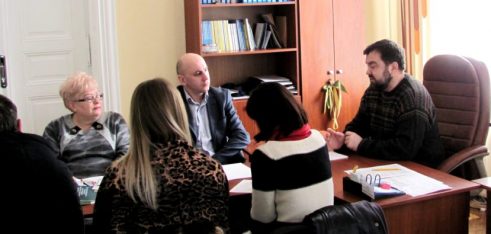 У Самборі відбувся круглий стіл з питань виконання Урядової програми «Доступні ліки».