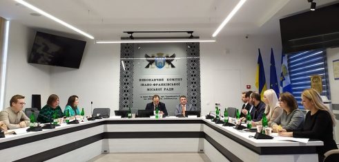 Про ненасильницькі методи захисту прав дітей шляхом використання послуги примирення та порозуміння (медіації) обговорювали в Івано-Франківську