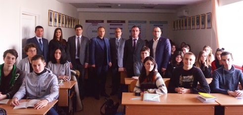 Відкритий діалог зі студентами на тему державно-правової реформи в Україні