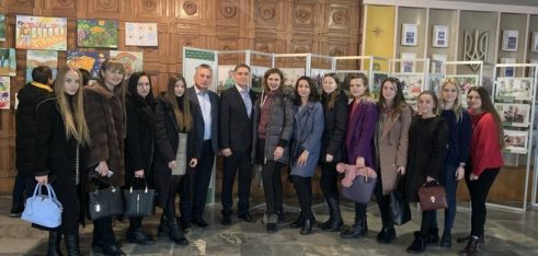 Фотовиставка «Правова допомога поруч» у Чернівцях